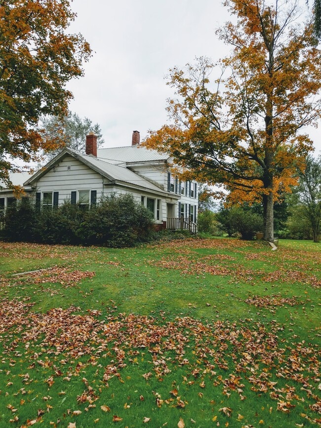 Building Photo - 10479 Protection S Rd