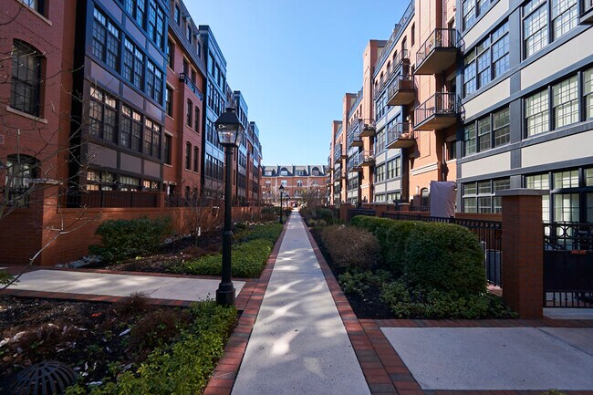 Building Photo - 1610 N Queen St