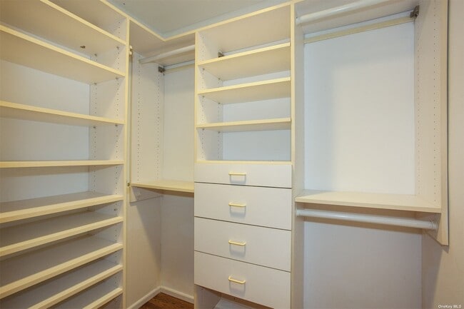 Building Photo - 12 N Ridge Rd