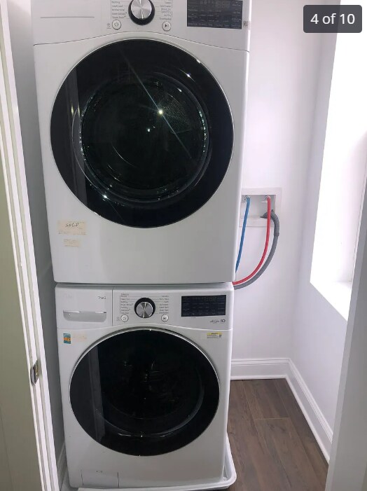 Building Photo - 3 Bedrooms with 2.5 Bathrooms