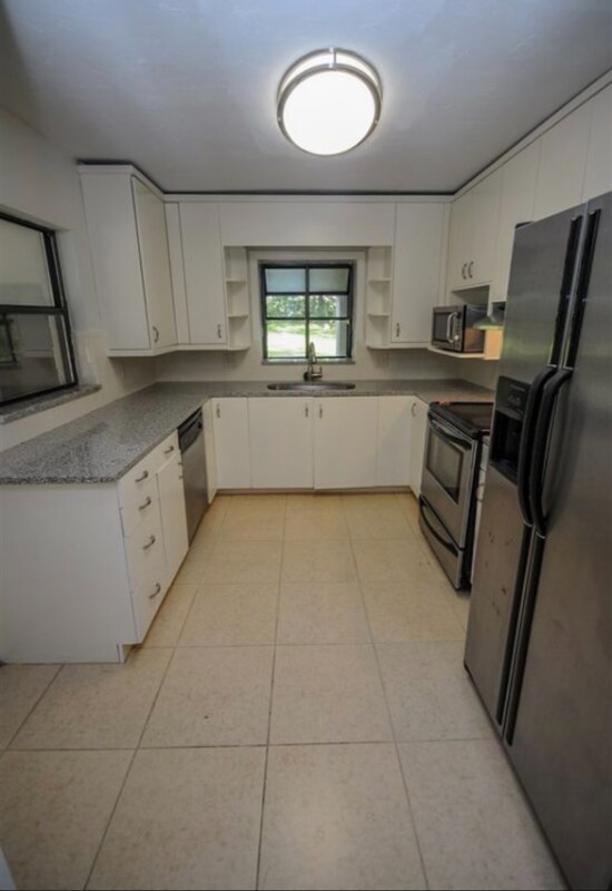 Building Photo - 194 Meridianna Dr