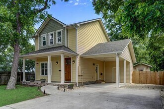 Building Photo - 1103 Farm St