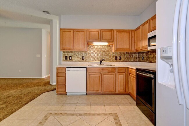 Building Photo - Spacious Duplex in Willow Lakes