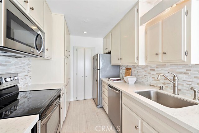 Building Photo - 31561 Table Rock Dr