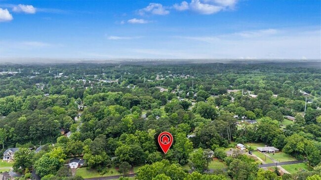 Building Photo - 2985 Fredrick Dr