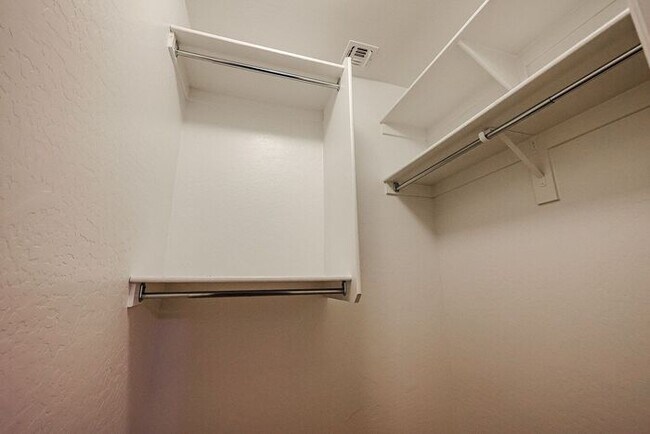 Building Photo - COMING SOON! Great Location!Stunning 6-bedroom Plus 7, 4.5-bathroom home located in Chandler