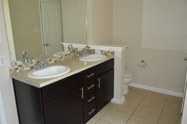 Building Photo - 1809 Herndon Dr