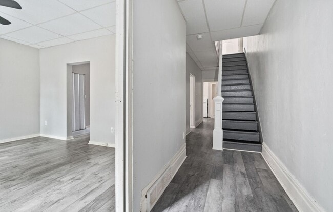 Building Photo - Pittsburgh - 3 Bed 2 Bath - Just Renovated