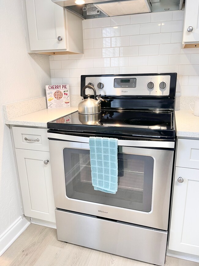 Building Photo - 2402 W Cleveland St