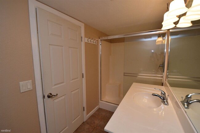 Building Photo - 2 br, 2 bath Condo - 101 S Players Club Dr...