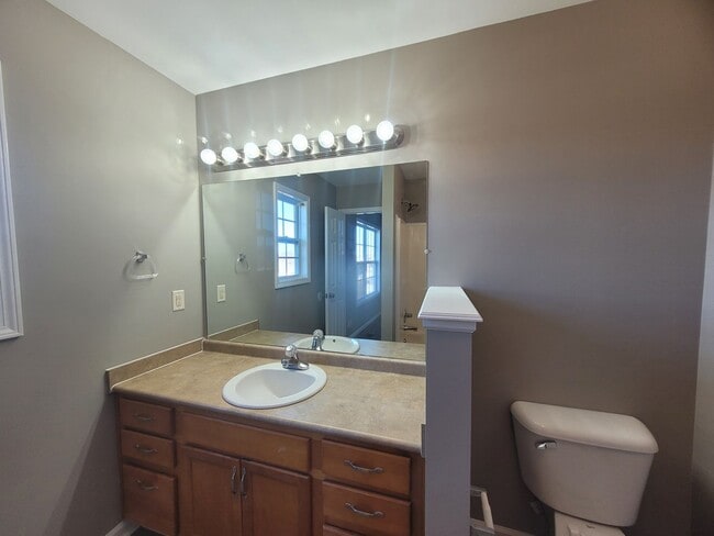 Building Photo - $1900 - 4 Beds 3 Bath + Bonus Room w/ Massive Fenced Yard