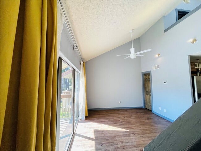 Building Photo - 12900 Walden Rd
