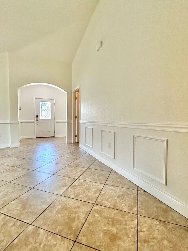 Building Photo - Designed for Living! 4beds, 2baths, attic ...