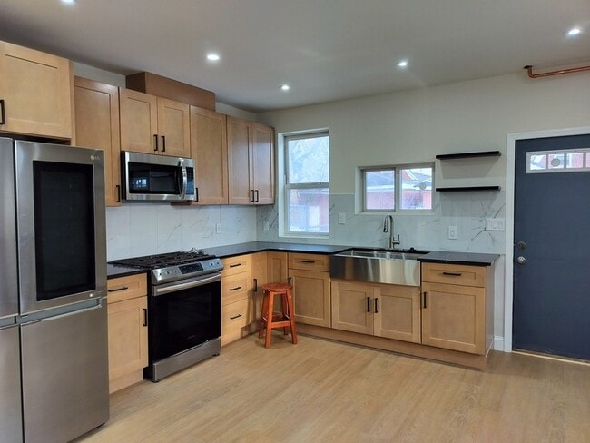 Building Photo - 32 Newell Ave