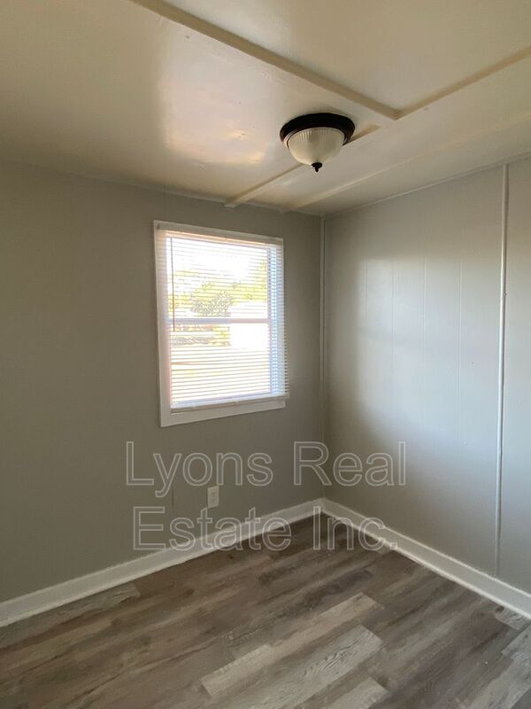 Building Photo - 2177 Gish Ln