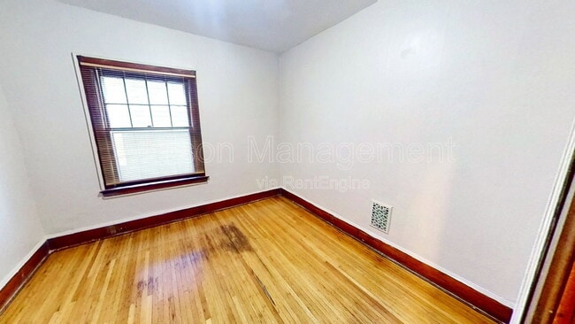 Building Photo - 100 Laburnam Crescent