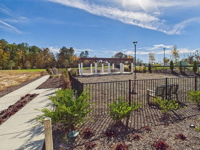 Building Photo - 2802 Calgary Ln