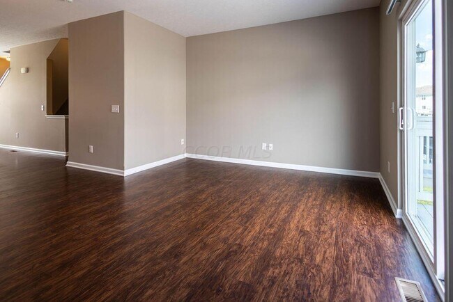 Building Photo - 5750 Hayden Run Blvd