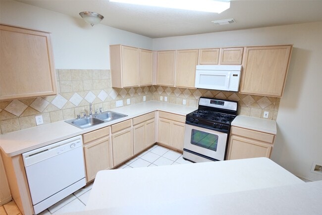 Building Photo - 4814 Dark Canyon Ct