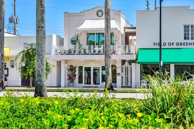 Building Photo - 255 Royal Poinciana Way
