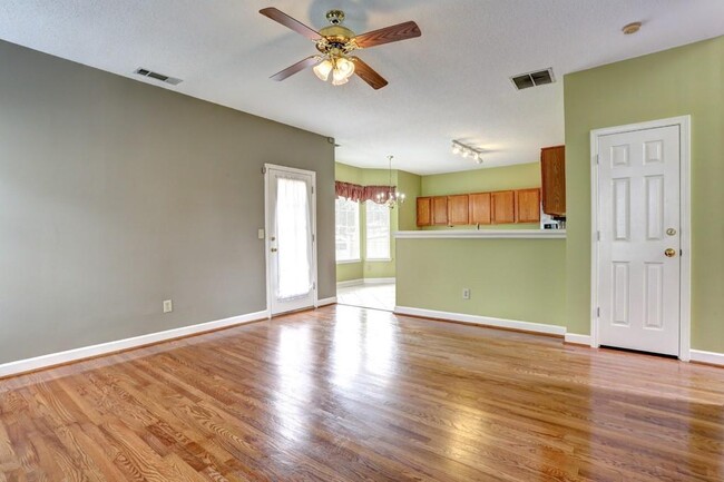 Building Photo - 5041 Anclote Dr