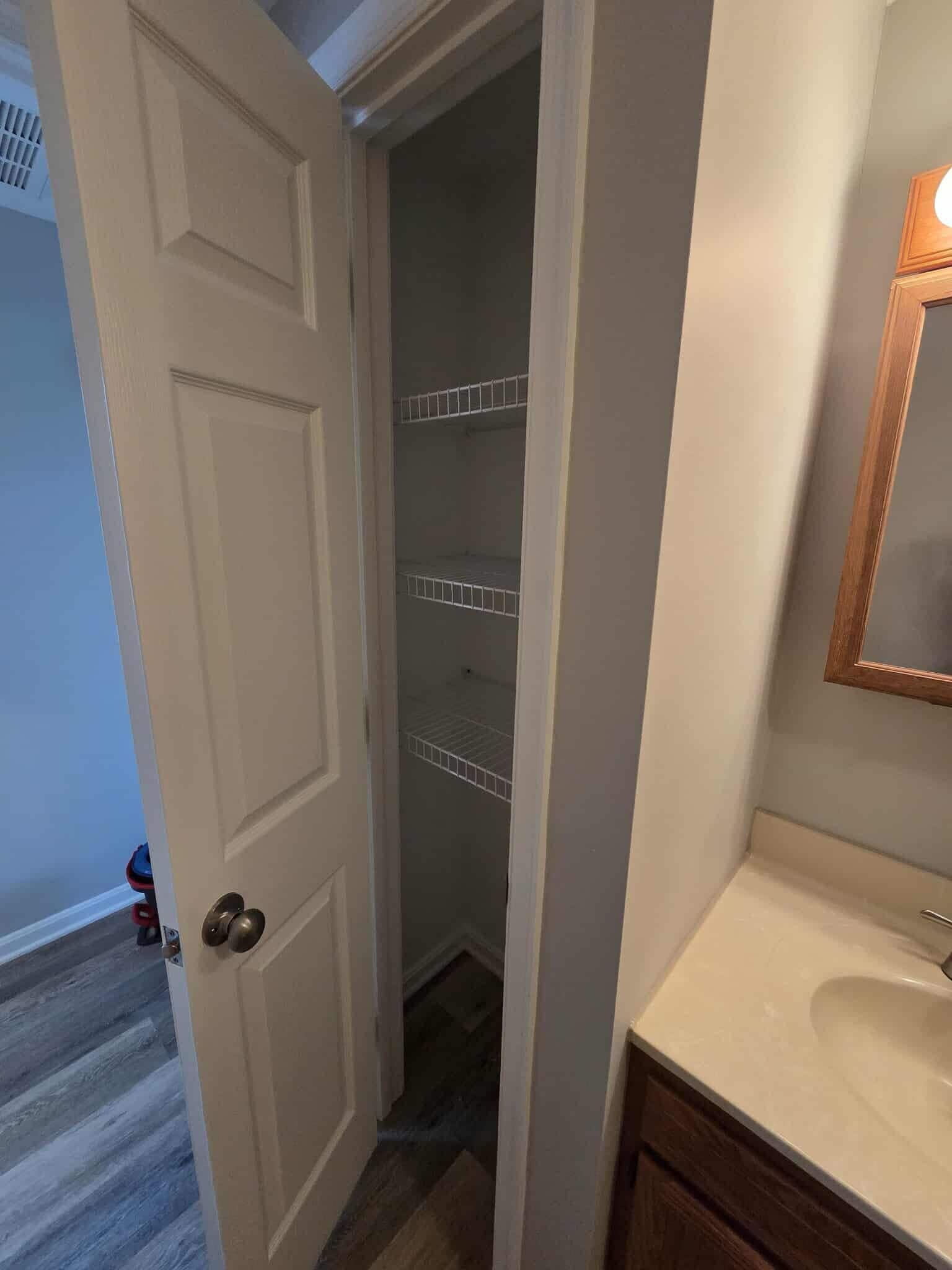 Building Photo - 923 Rose Hill Ave