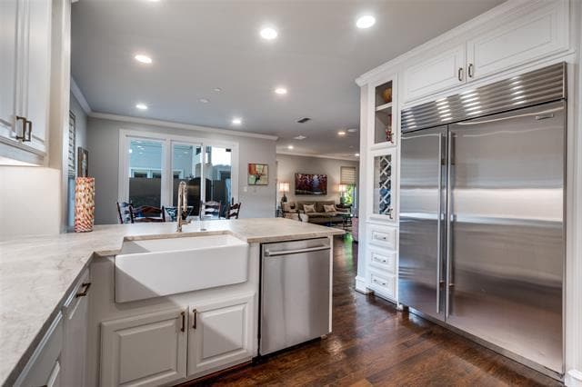 Building Photo - 4518 Normandy Ave