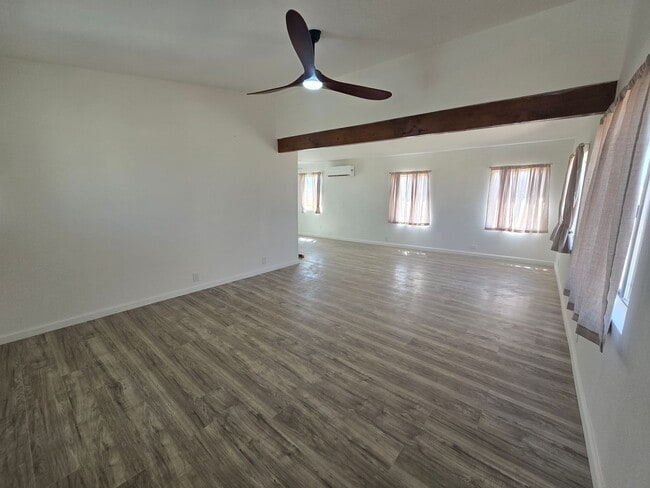 Building Photo - Stylish Desert Retreat in Flamingo Heights