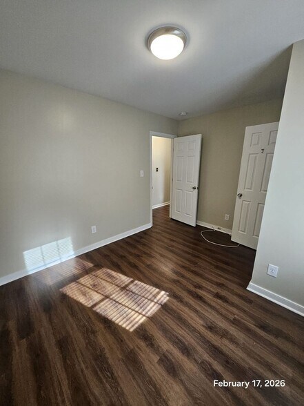 Building Photo - 2005 Dublin St