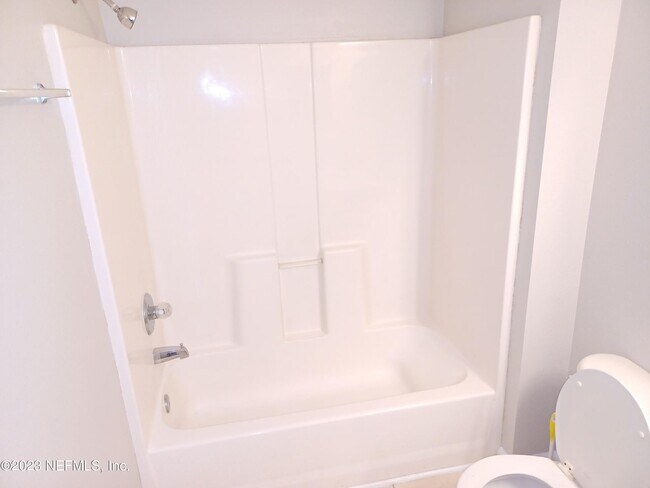 Building Photo - 2 BR 2 BA Condo COMING SOON!