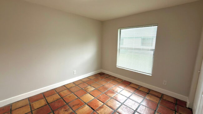 Building Photo - 11450 Char Ann Dr