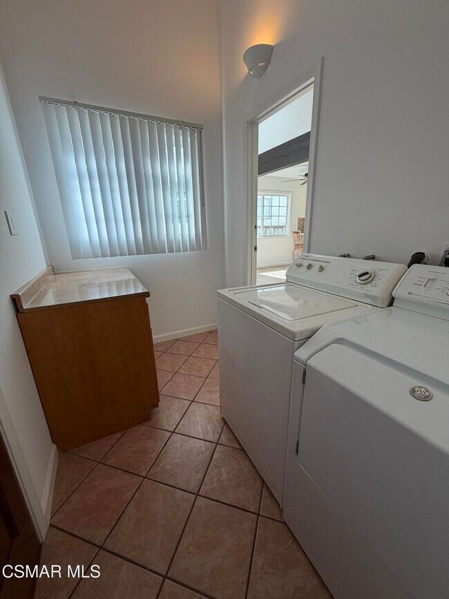 Building Photo - Welcome this single story, beautifully maintained and thoughtfully updated home South Of The Boul...