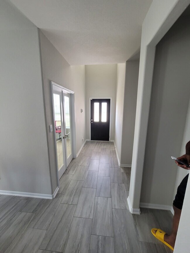 Building Photo - 4418 Hronas Dr