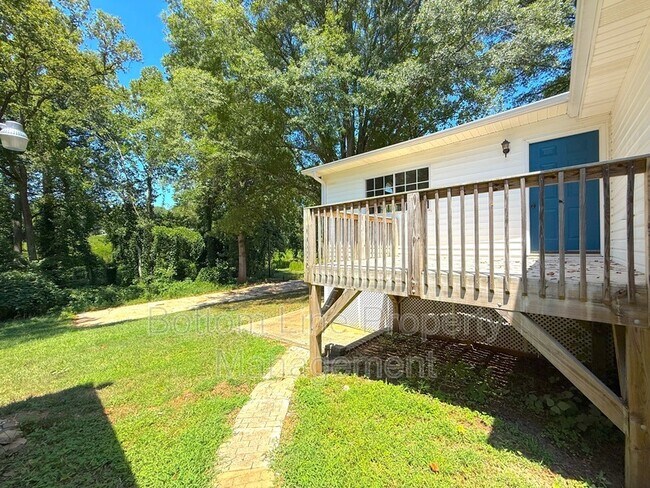 Building Photo - 4103 Little Mountain Rd
