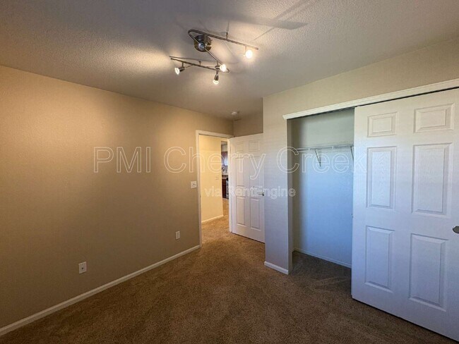 Building Photo - 12839 Mayfair Way
