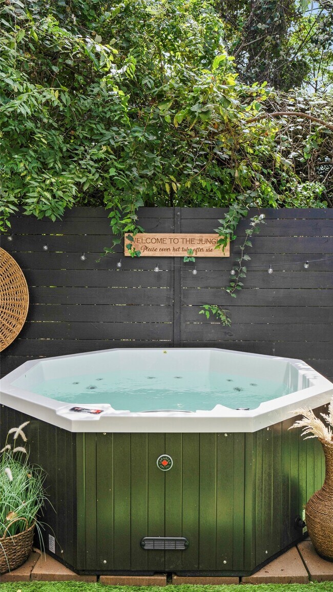 Building Photo - 3802 Buck St