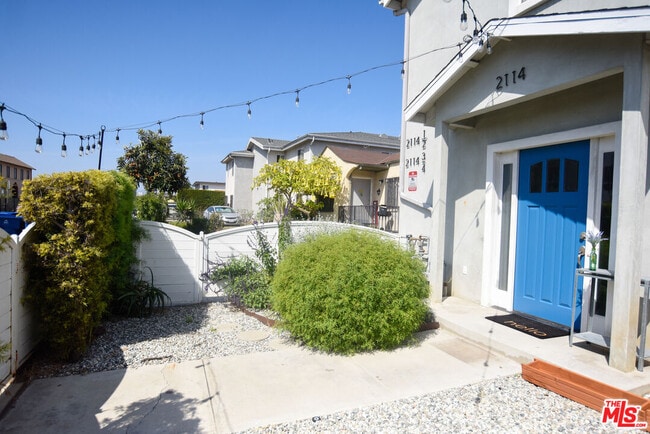 Building Photo - 2114 S Ridgeley Dr