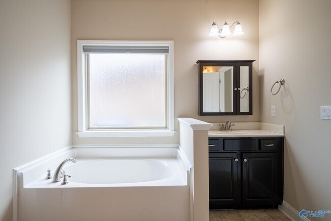 Building Photo - 110 Wolf Creek Trail SW