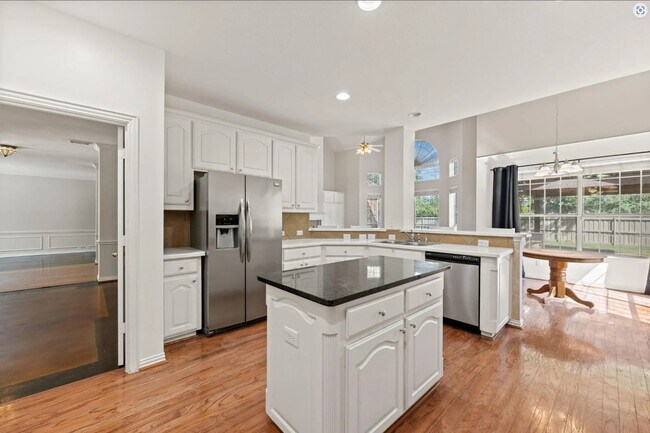 Building Photo - 1605 Berwick Dr