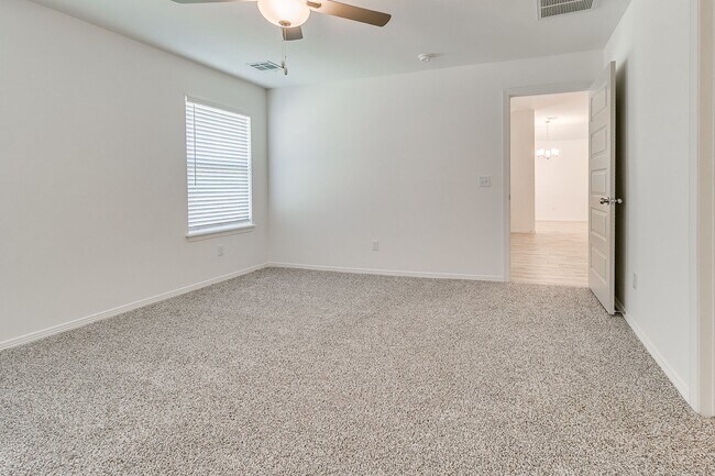 Building Photo - Brand New 4 Bed Home!