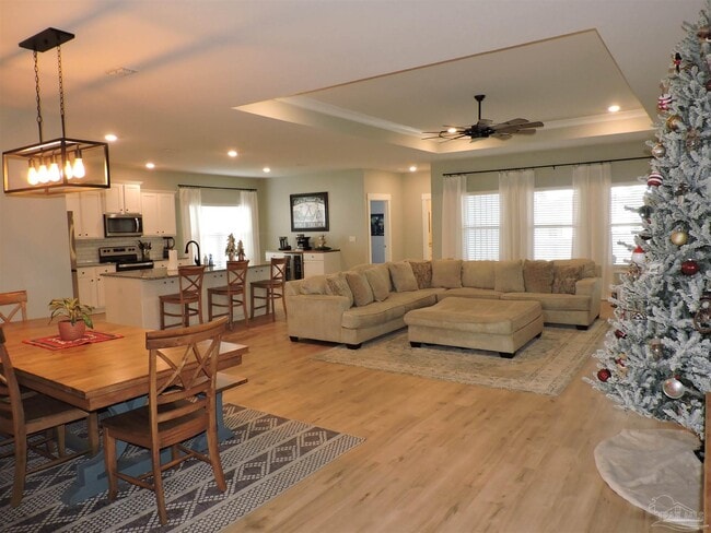 Building Photo - 10612 Davenport Lp