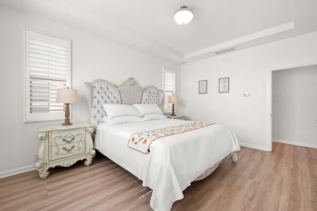 Building Photo - 110 Sugar Cane