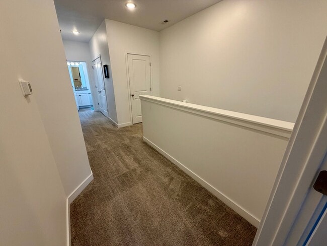 Building Photo - 4416 W Glendon Dr