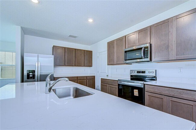 Building Photo - 32463 Weathered Oak Dr