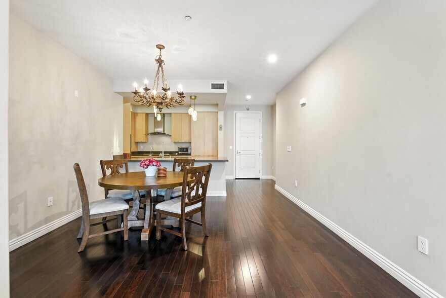 Building Photo - 403 Caruso Ave