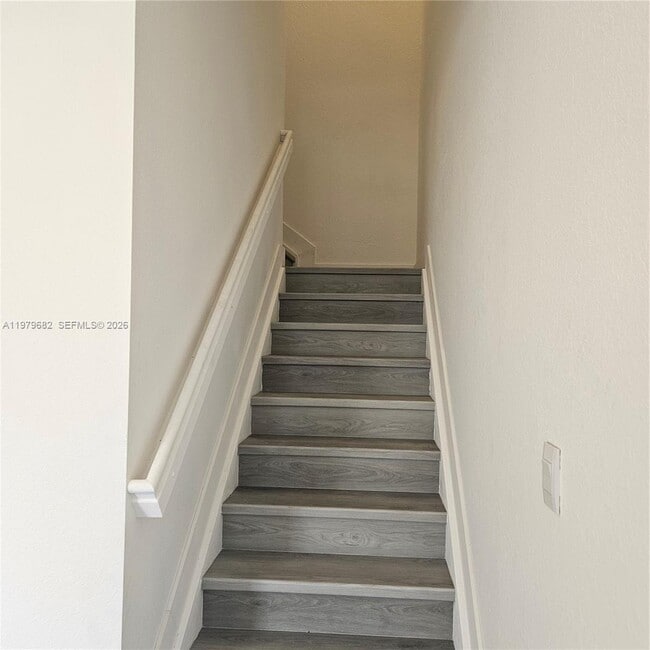 Building Photo - 1720 SE 9th Ave