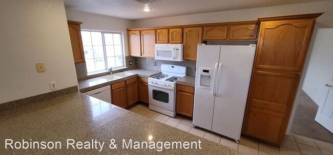 Building Photo - 2 br, 2 bath House - 3327 Erva St. Unit # 201