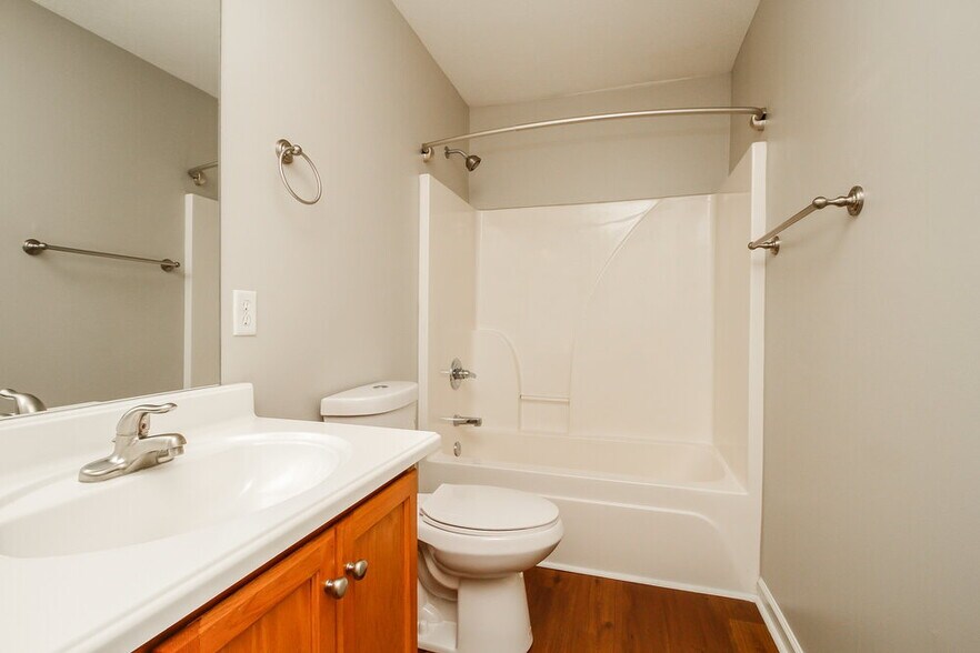 Building Photo - 7045 S Hampton Blvd