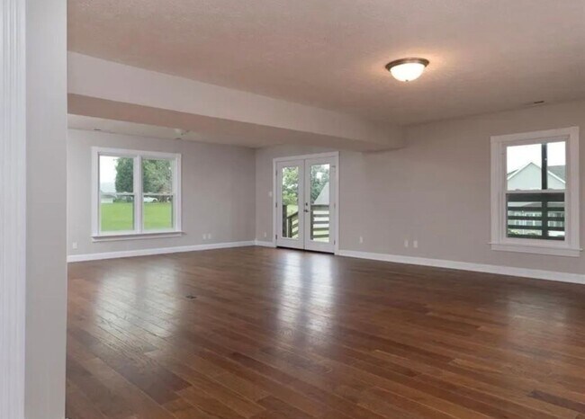 Building Photo - Beautiful Home on 1 acre lot in Milton