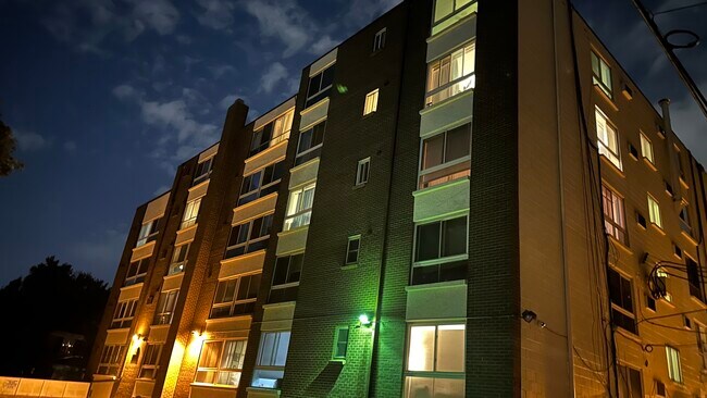 Building Photo - 1050 N Lafayette St